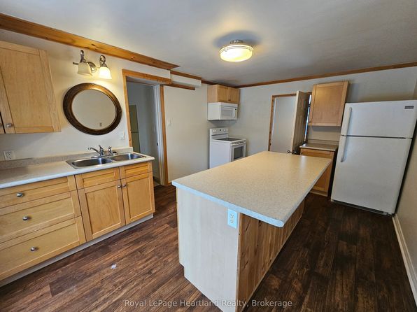 43 Trafalgar St #B, Goderich, ON N7A 1T3