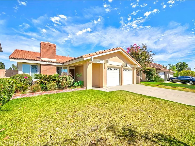17532 Vierra Ave — Photo 1