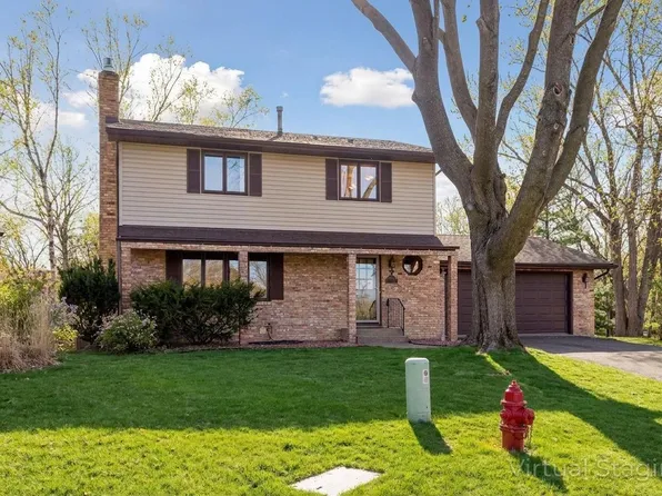 1912 Serendipity Ct, New Brighton, MN 55112