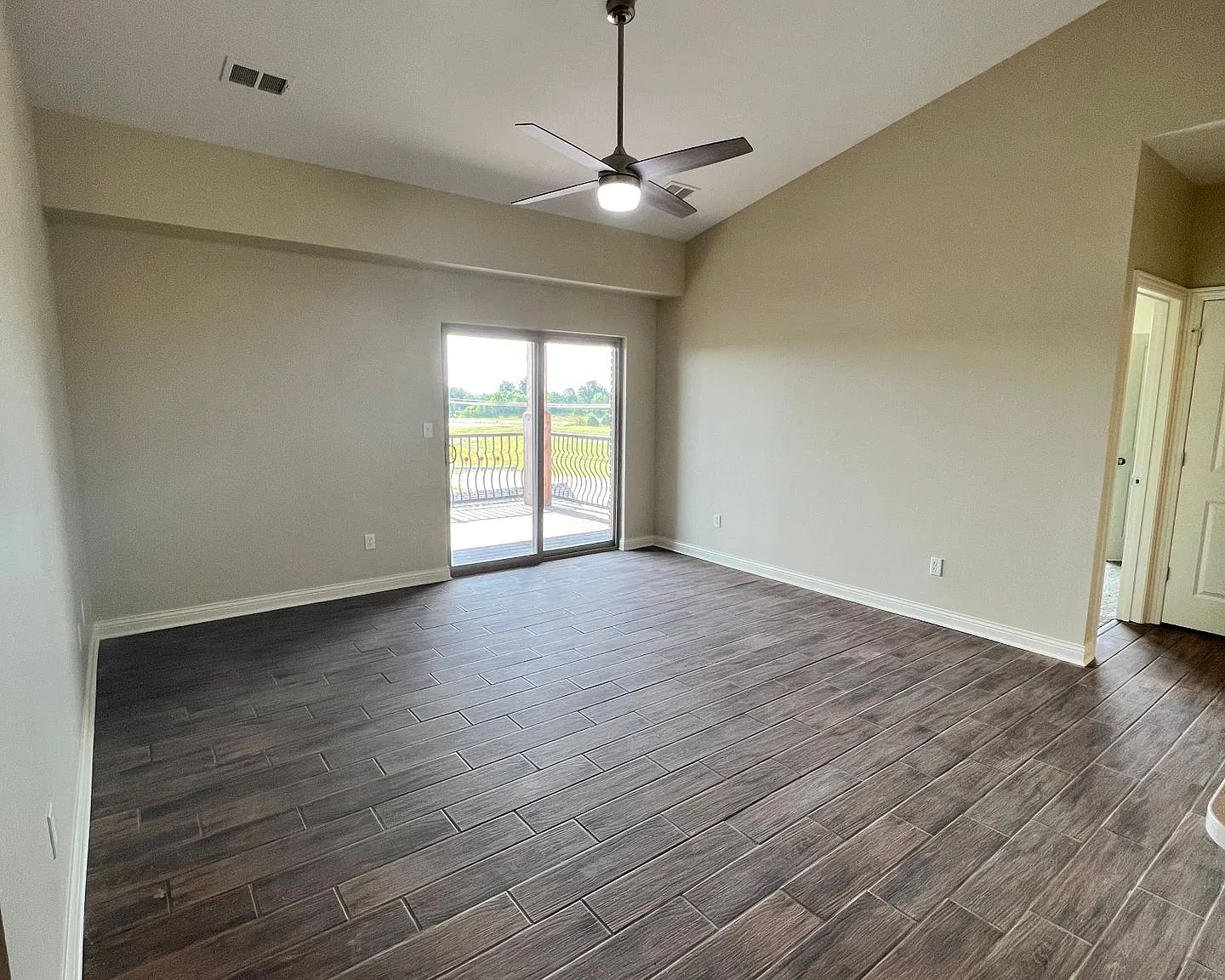 Tanglewood in Fulton - 2 bed 2 bath — Photo 2