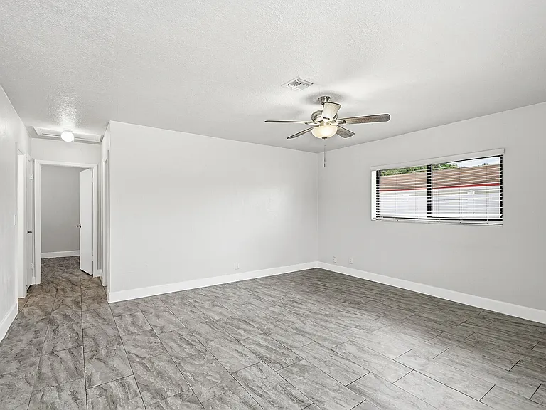 1320 SW 34th Ave #1 — Photo 6