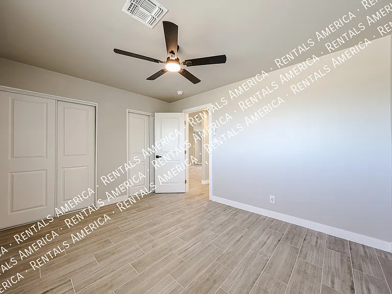 1704 E Pickrell Dr — Photo 31