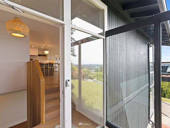 4th image of 5928 Lenea Dr NW