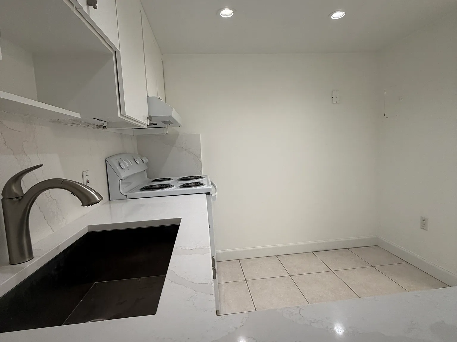 1 bed, 778 sqft, $1,900 — Photo 3