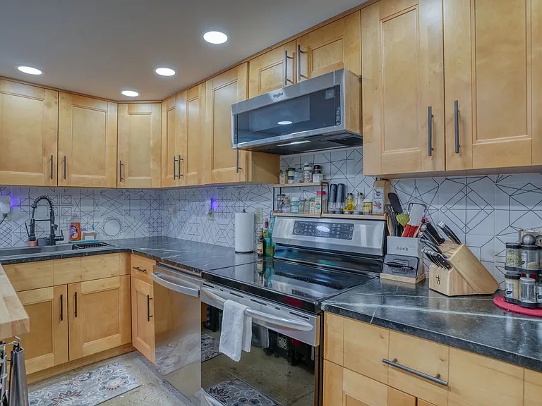 103 S College Ave — Photo 25