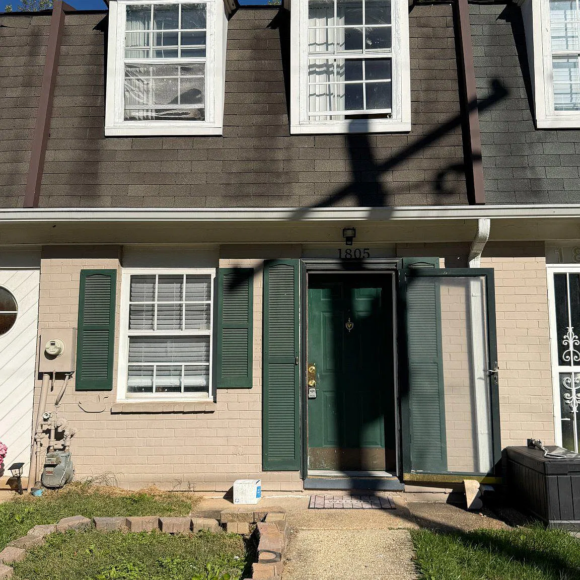 2 bed, 1.0 bath, 818 sqft, $1,800 — Photo 1