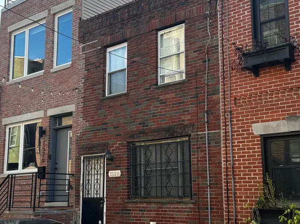 1528 Manton St, Philadelphia, PA 19146