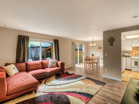 5th image of 6105 Carmel Ln SE