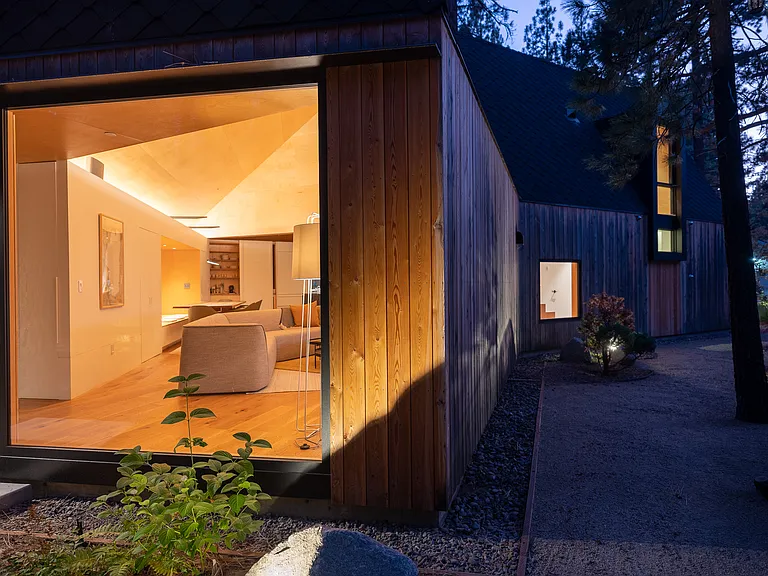 3008 Oakland Ave — Photo 13