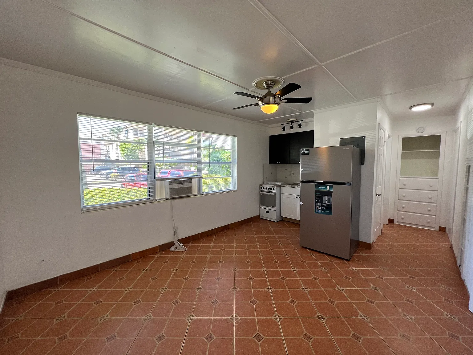 Studio, 450 sqft, $1,400 — Photo 4