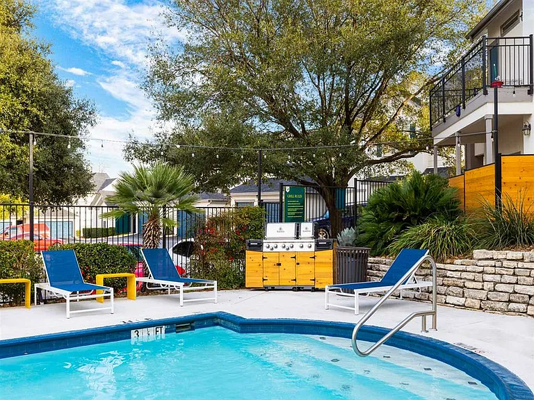 Castle Hills Townhomes — Photo 45