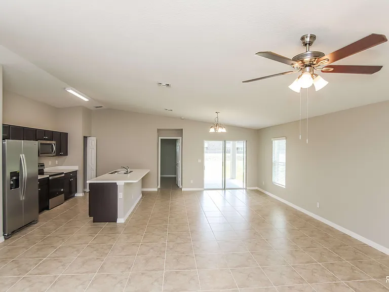 490 Hatcher St SE — Photo 3