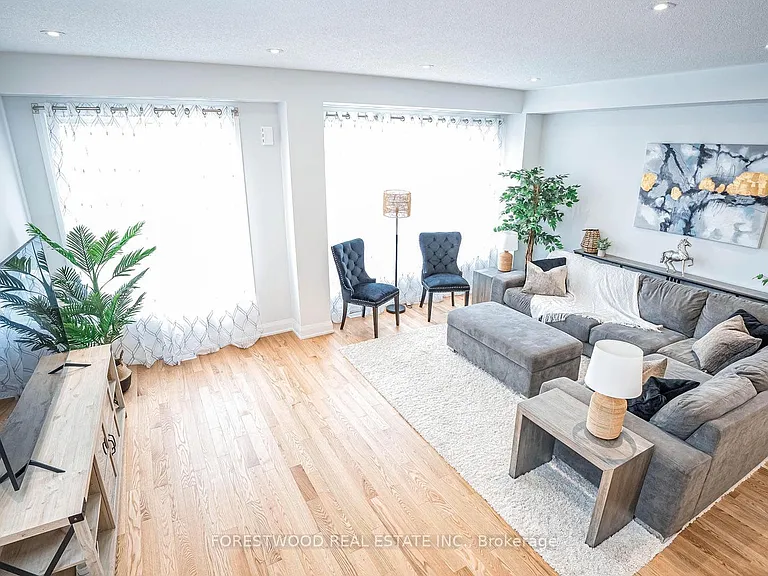 53 Humberstone Dr — Photo 10