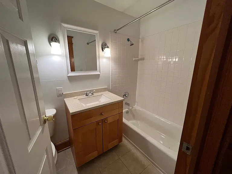 1915 E Market St #3 — Photo 29