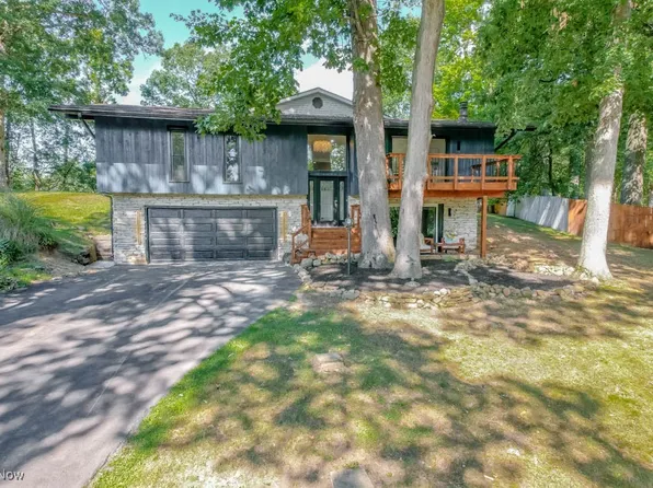 4870 Firwood Dr, North Canton, OH 44720