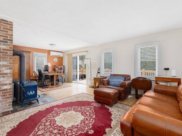 43 Mast St, Jamestown, RI 02835