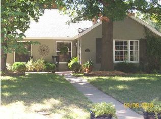 257 N Ridgewood Dr, Wichita, KS 67208