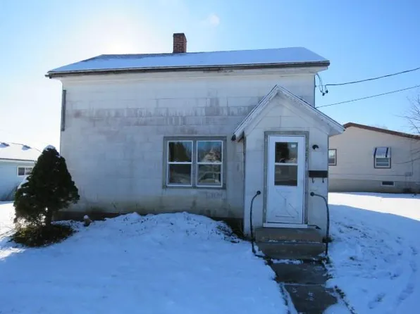 402 West Crocker Street, Fox Lake, WI 53933