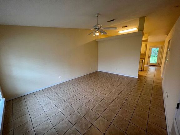 2nd image of 3359 Green Briar Cir APT B