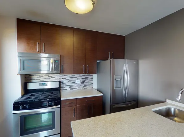 401 East 34th Street image 4 of 9