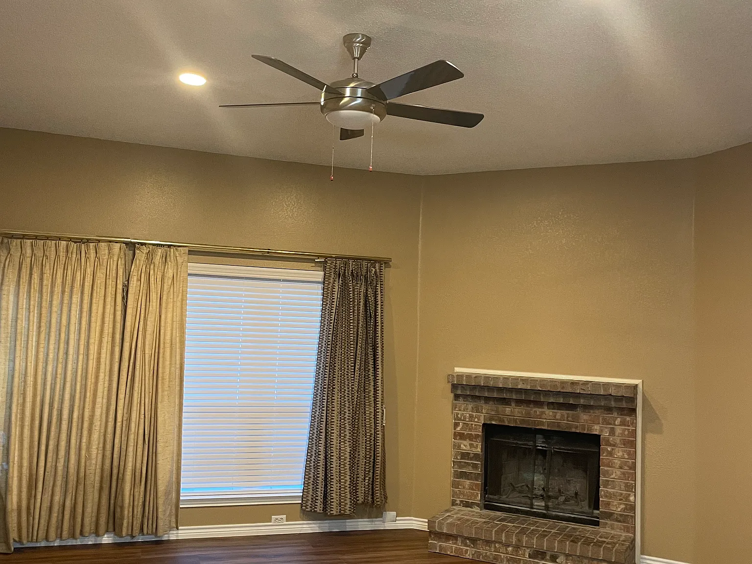 2 bed, 1142 sqft, $2,000 — Photo 3