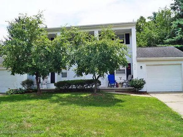 5730 Ridgeway Dr, Haslett, MI 48840