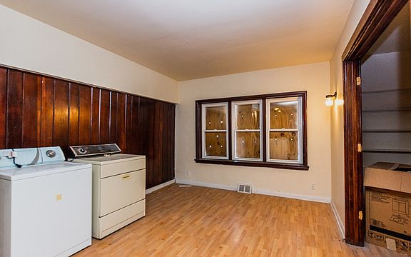 5th image of 8559 S Buffalo Ave #2