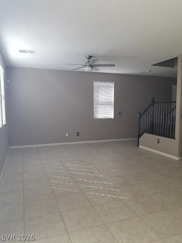 4 bed, 2.5 bath, 3846 sqft, $2,321 — Photo 3
