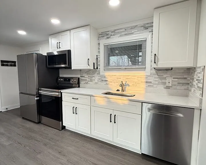6438 Fairland St — Photo 3