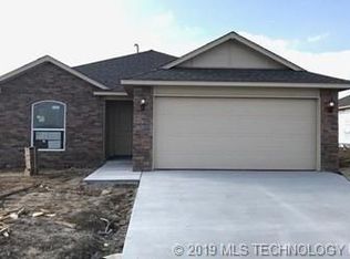 13527 N 132nd East Ave, Collinsville, OK 74021