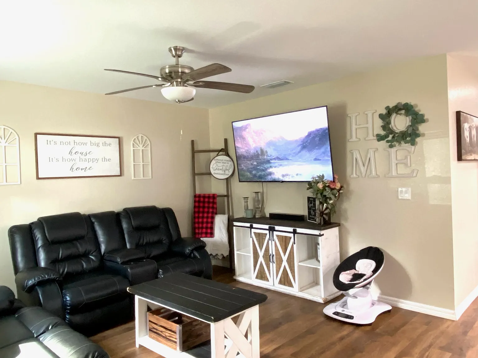 3 bed, 1305 sqft, $1,850 — Photo 2