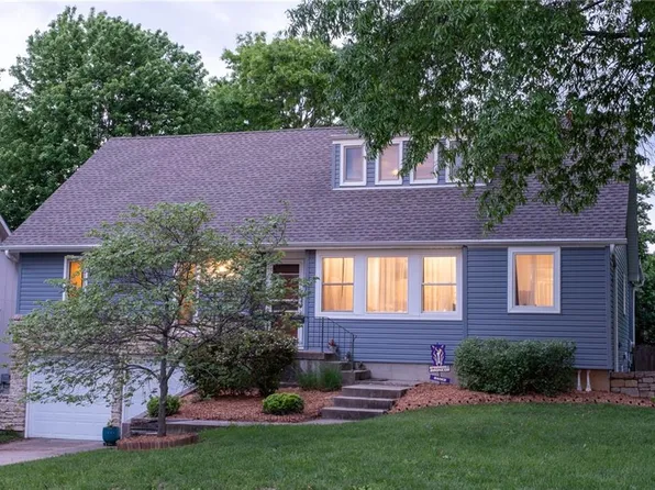 10283 Haskins St, Lenexa, KS 66215