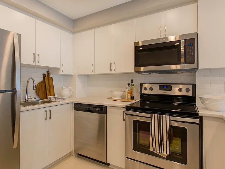 420 Gilmour St — Photo 4
