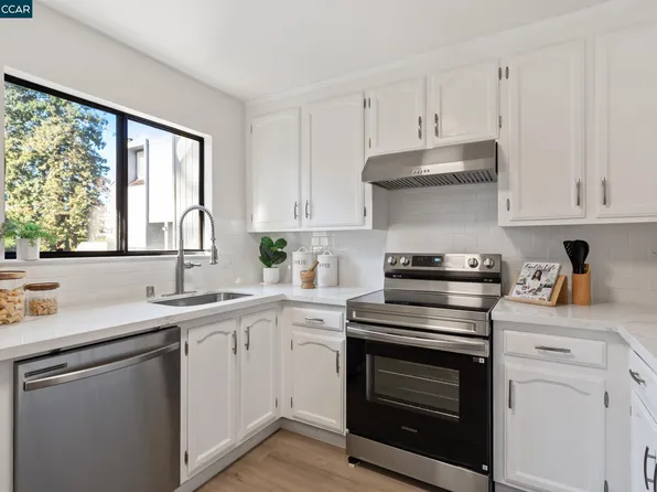 18028 Silverado Rd, Hayward, CA 94541
