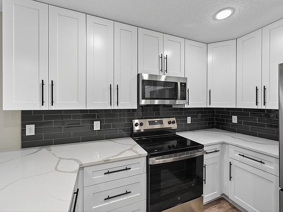 3rd image of 32629 Vista Ave #32629
