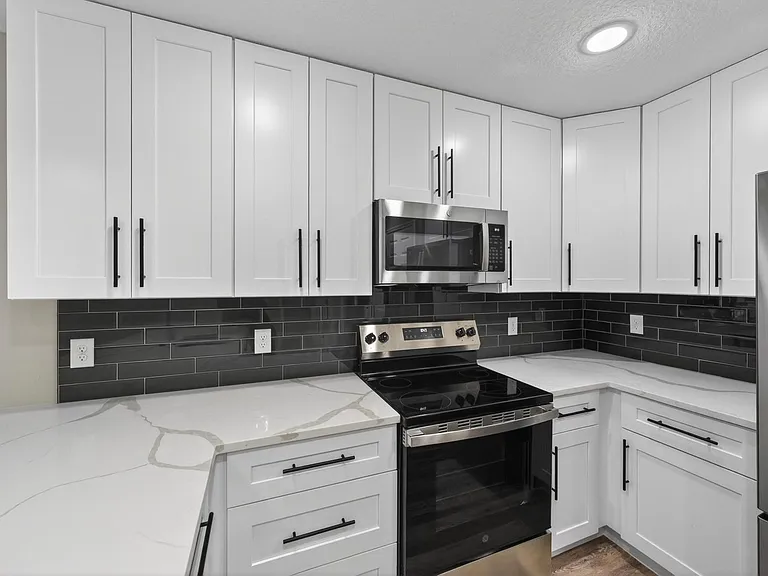 32629 Vista Ave — Photo 3