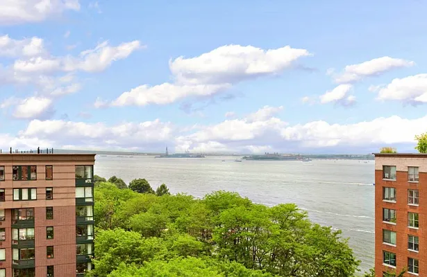 Sold by Compass | media 7