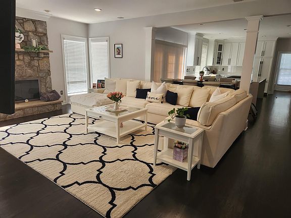 5th image of 203 Casey Ln