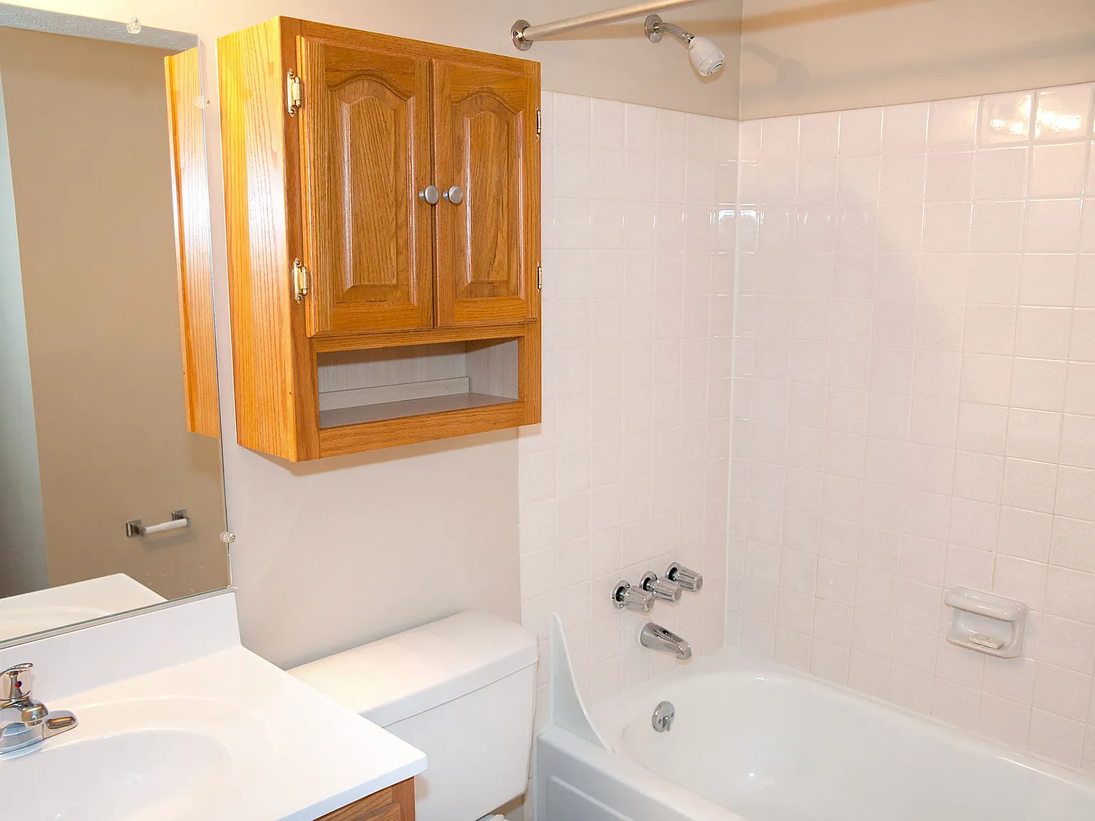 Rockside Park Towers — Photo 4