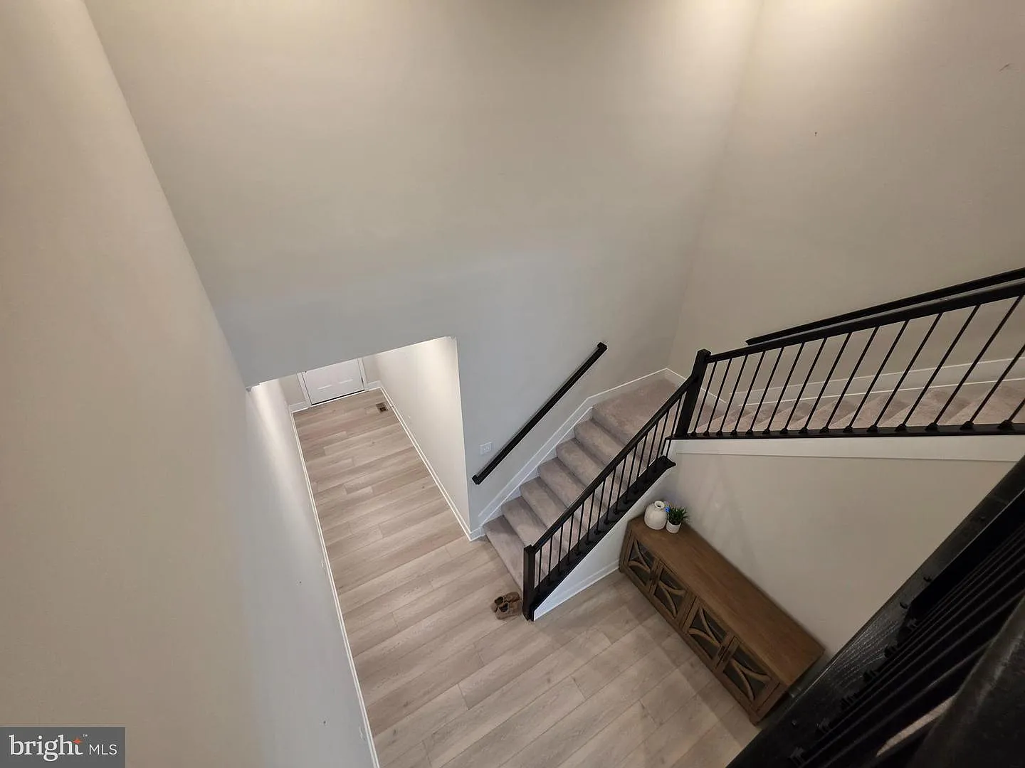 3 bed, 2.5 bath, 3700 sqft, $2,600 — Photo 4