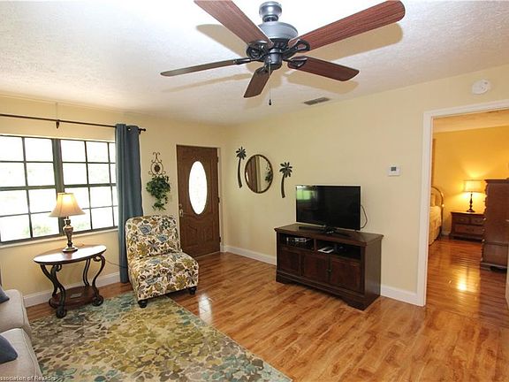 5th image of 3317 Country Lake Dr