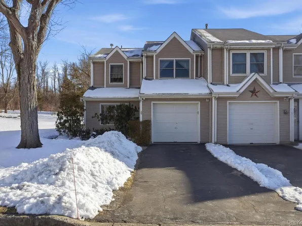 39 Deer Crossing Drive, Fishkill, NY 12524