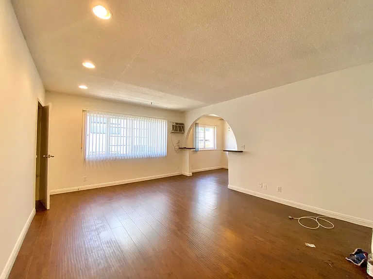 mid363 — Photo 2