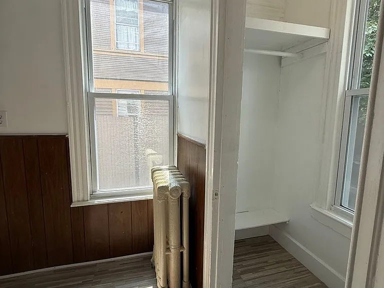 870 Elm St — Photo 18