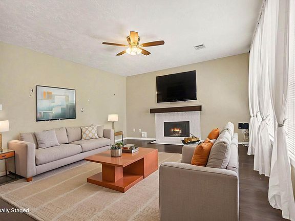 3rd image of 4414 Plantation Creek Dr