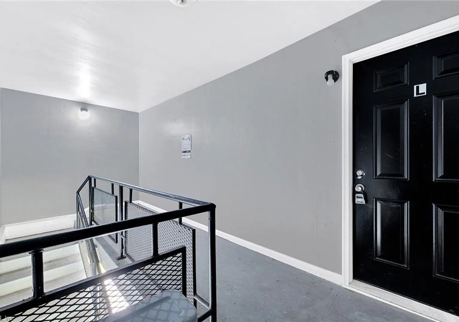 642 Dresden Drive — Photo 4