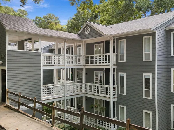 4110 Sedgewood Dr APT 203, Raleigh, NC 27612