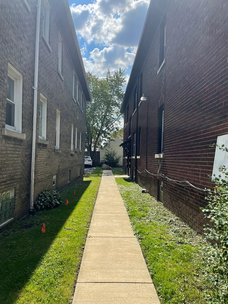 Building Photo - 418 Skillen St #1