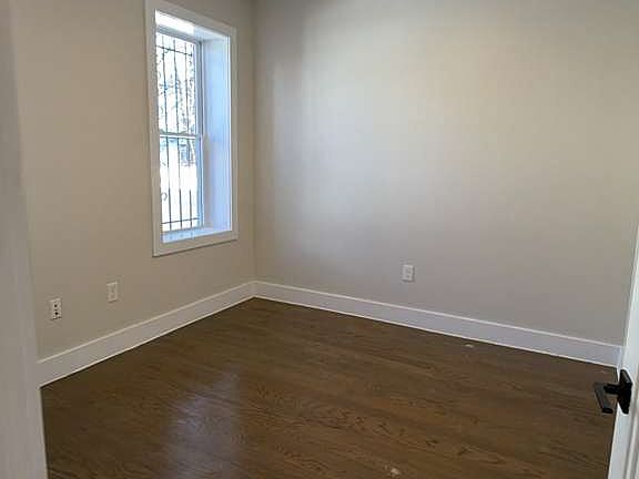 4th image of 535 Hawthorne Ave APT 103