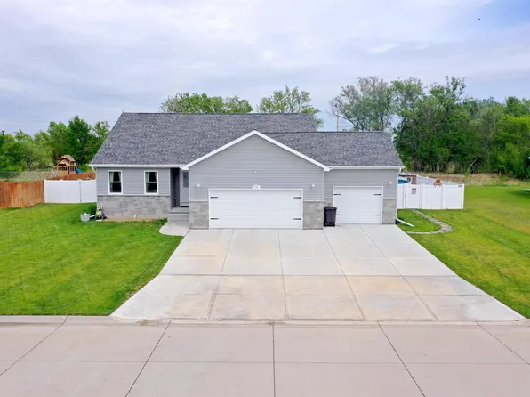 710 N Estey St, Kenesaw, NE 68956